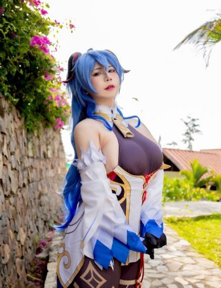 饱满乳沟h揉捏_成人在线观看免费