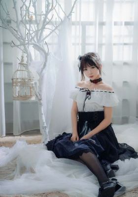 不纽扣女孩_BD英语在线手机播放